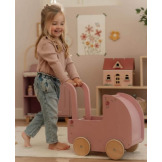 GŁĘBOKI DREWNIANY WÓZEK dla lalek FSC różowy z pościelą Little Dutch 18m+