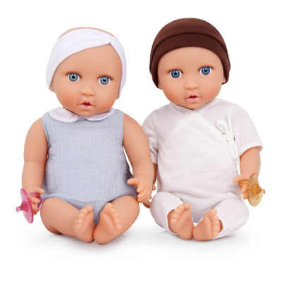 Lalki NIEMOWLĘTA BLIŹNIĘTA dziewczynka i chłopczyk ze smoczkiem, w ubranku i z nakryciem głowy 35 cm LullaBaby 2+