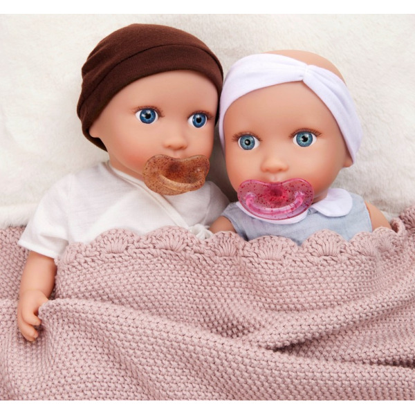 Lalki NIEMOWLĘTA BLIŹNIĘTA dziewczynka i chłopczyk ze smoczkiem, w ubranku i z nakryciem głowy 35 cm LullaBaby 2+
