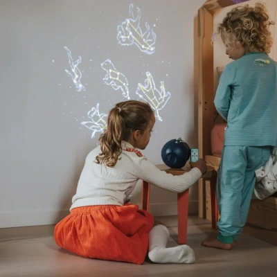 KIDYSTAR kosmos projektor dla dzieci, który zamienia pokój w magiczną przestrzeń Kidywolf 3+