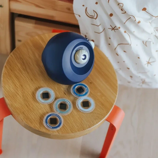 KIDYSTAR kosmos projektor dla dzieci, który zamienia pokój w magiczną przestrzeń Kidywolf 3+