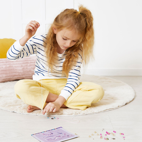 Zestaw kreatywny do tworzenia biżuterii z zawieszkami zmieniającymi kolor Janod 6+