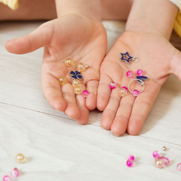 Zestaw kreatywny do tworzenia biżuterii z zawieszkami zmieniającymi kolor Janod 6+