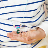 Zestaw kreatywny do tworzenia biżuterii z zawieszkami zmieniającymi kolor Janod 6+