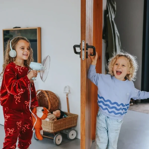 KIDYSPY wzmacniacz dźwięku mikrofon kierunkowy dla małych odkrywców zasięg 15m Kidywolf 6+