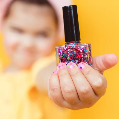 Lakier do paznokci Oh Flossy Konfetti 12ml bio brokat, roślinna formuła