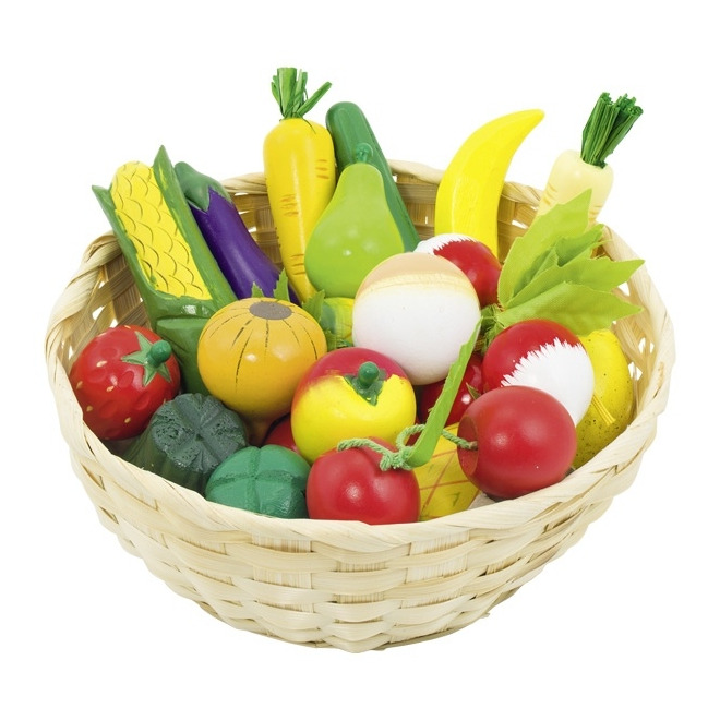 Drewniane warzywa i owoce w koszyczku