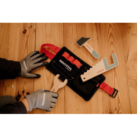 PAS z drewnianymi narzędziami i rękawicami roboczymi Brico'kids