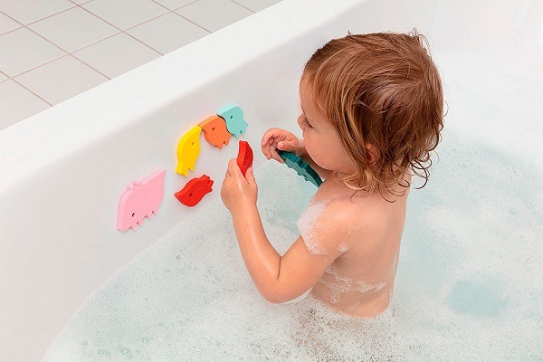 Sposób na udaną kąpiel - przegląd zabawek i akcesoriów do wody